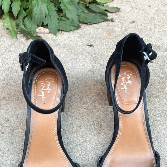 Black Velvet, Pointy Toe Chunky Heel, Strap Around Ankle - Picture 5 of 7